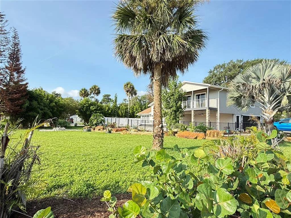 Photo of 1 HARRIS CIRCLE