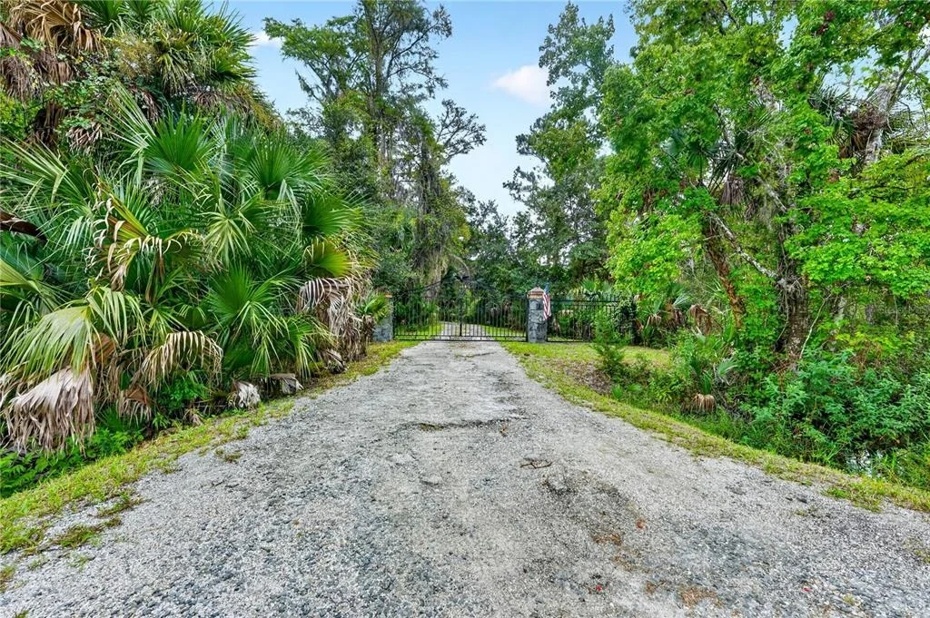 Photo of 590 COUNTY ROAD 325