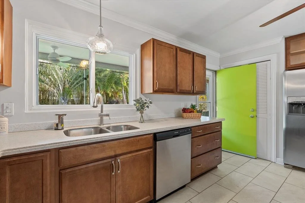 Photo of 361 SCOTT AVENUE