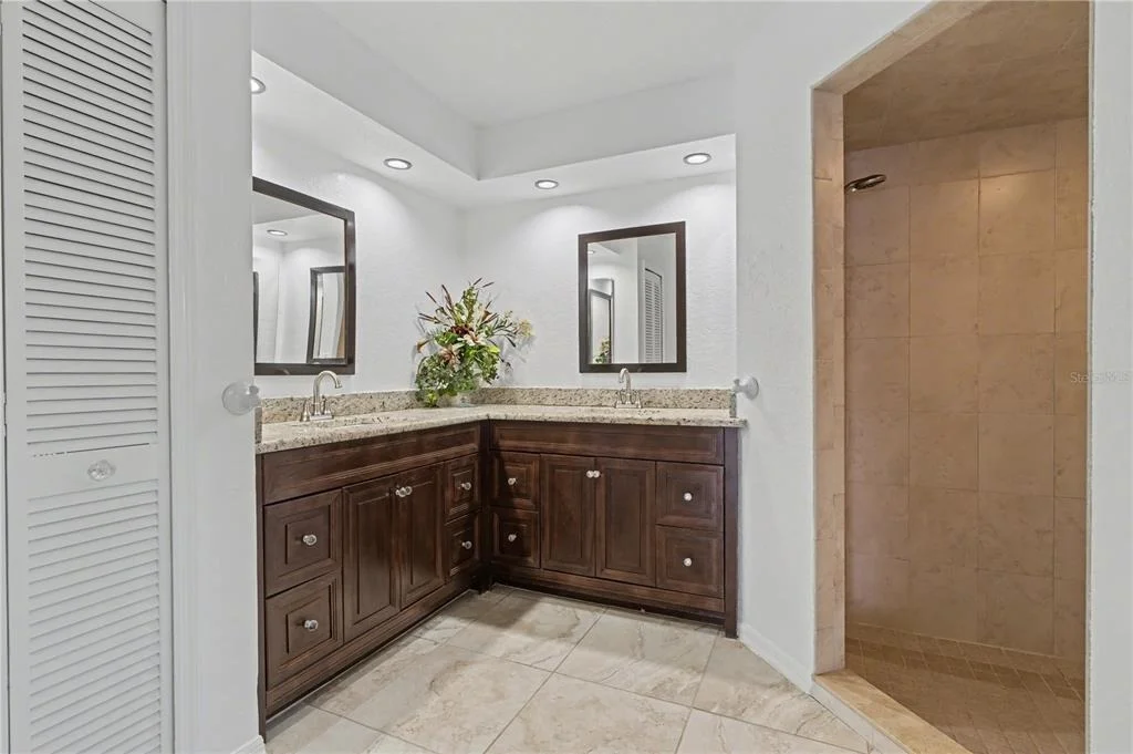 Photo of 1119 VIA FORMIA