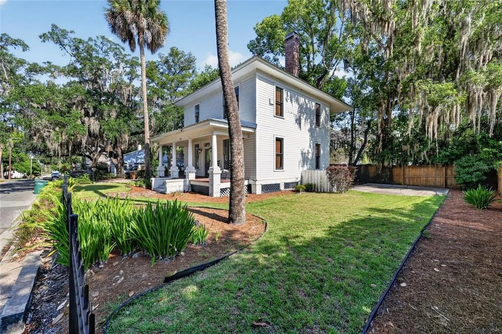 Photo of 819 SE 2ND STREET