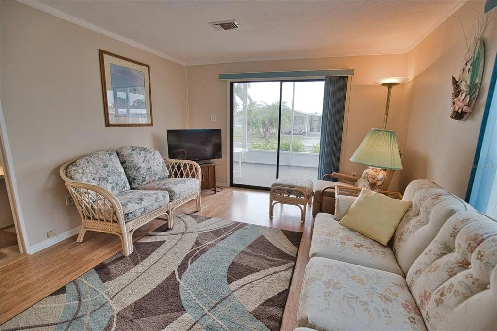 Photo of 632 LA JOLLA CIRCLE
