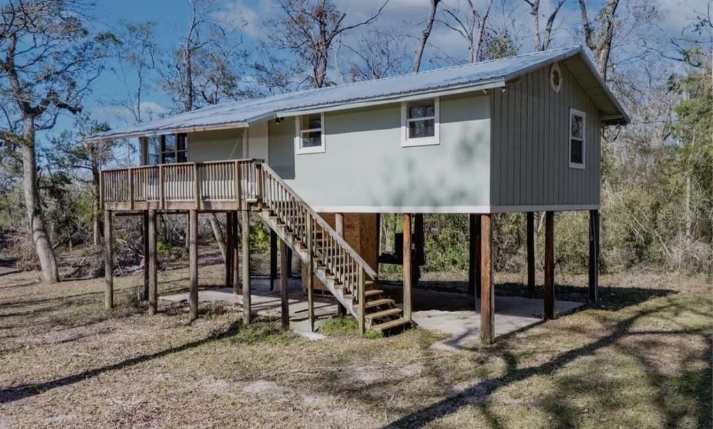 Photo of 14562 RIVERSIDE DRIVE