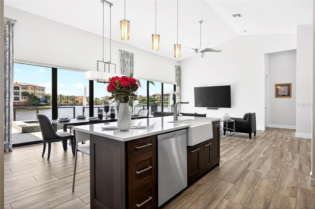 Photo of 125 COLONY POINT DRIVE
