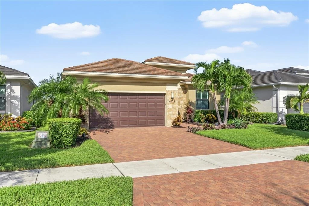 Photo of 4925 SURFSIDE CIRCLE