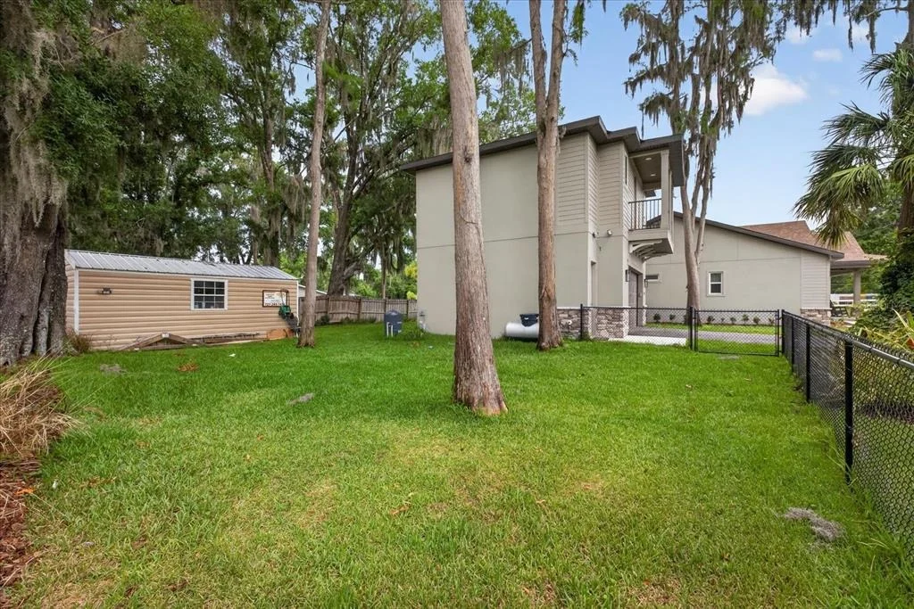 Photo of 1208 SUNSET LANE