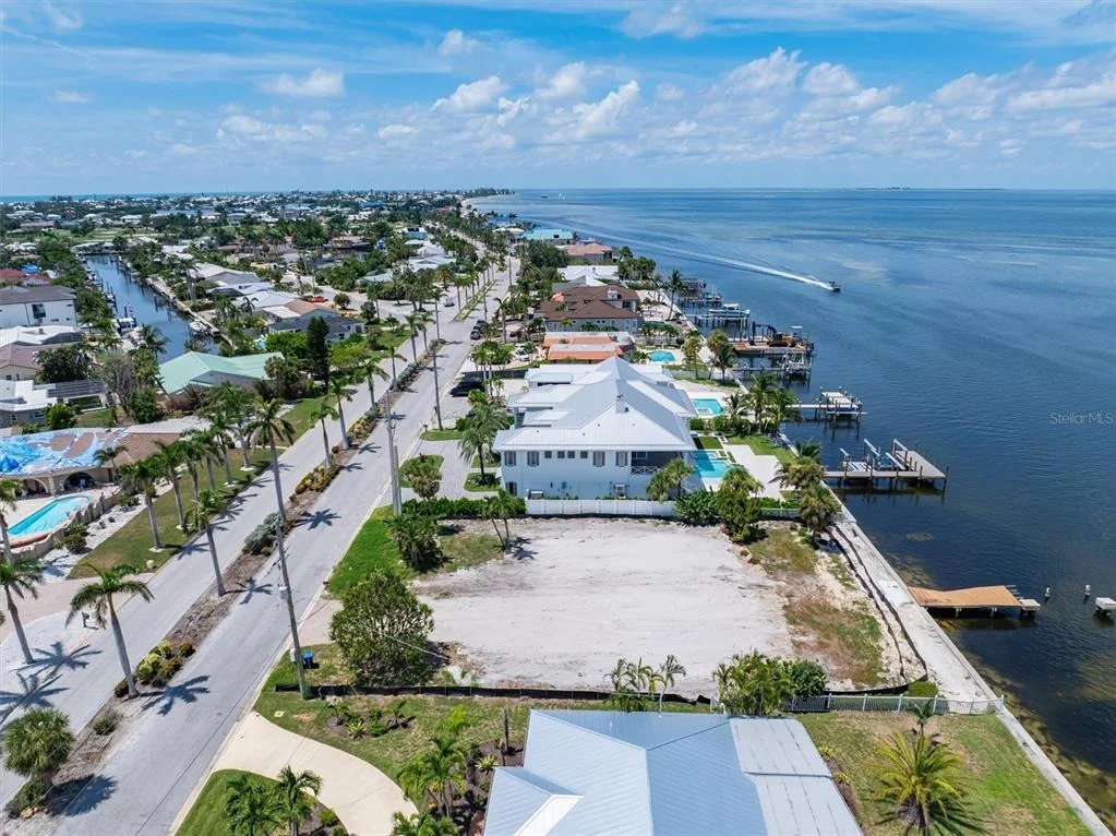 Photo of 659 KEY ROYALE DRIVE