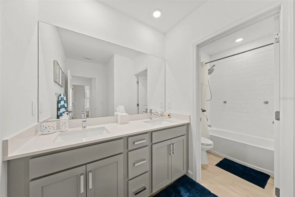Photo of 660 VERIDIAN CIRCLE NW