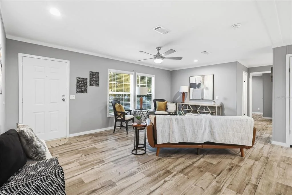 Photo of 1913 WOODCREST DRIVE