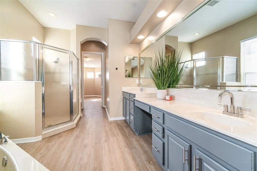 Photo of 6220 HEDGESPARROWS LANE