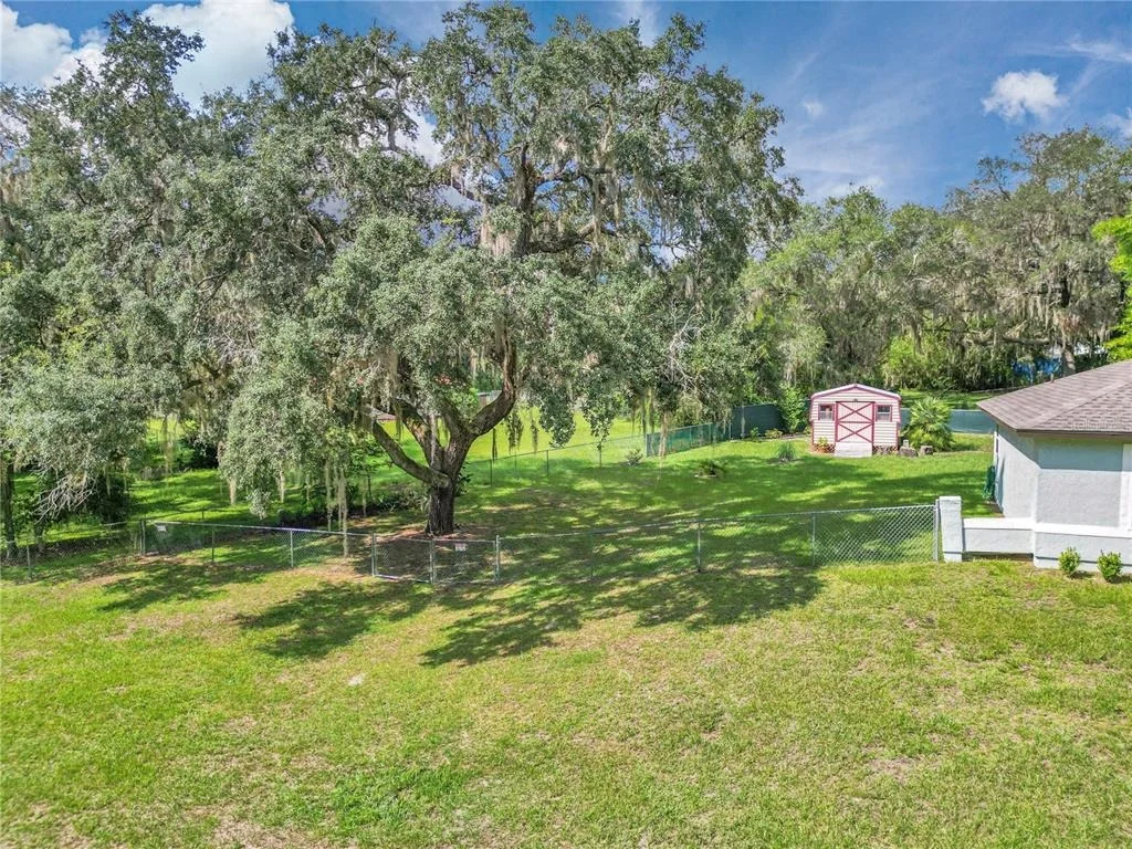Photo of 814 OAK ROAD