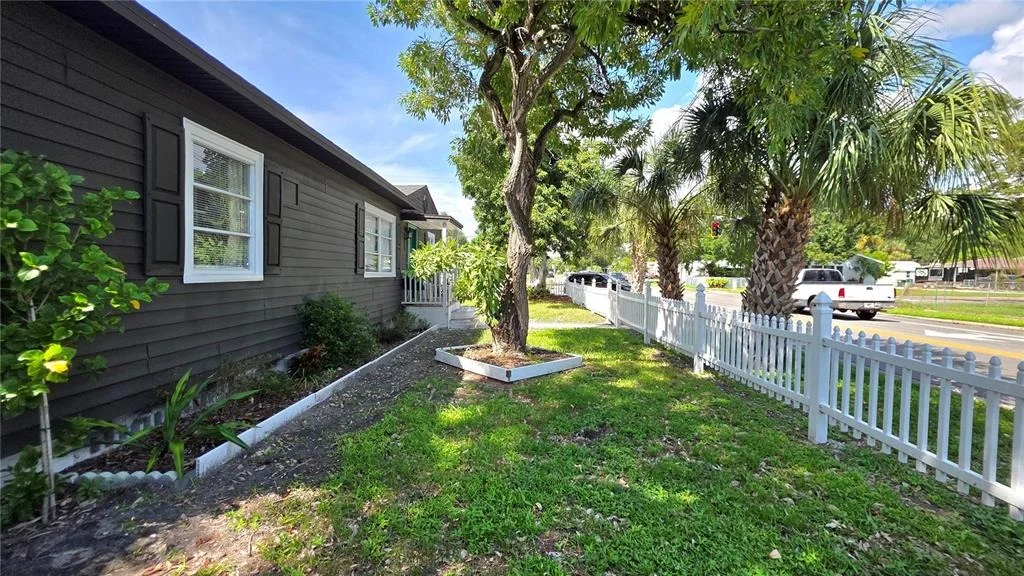 Photo of 1702 26TH STREET W