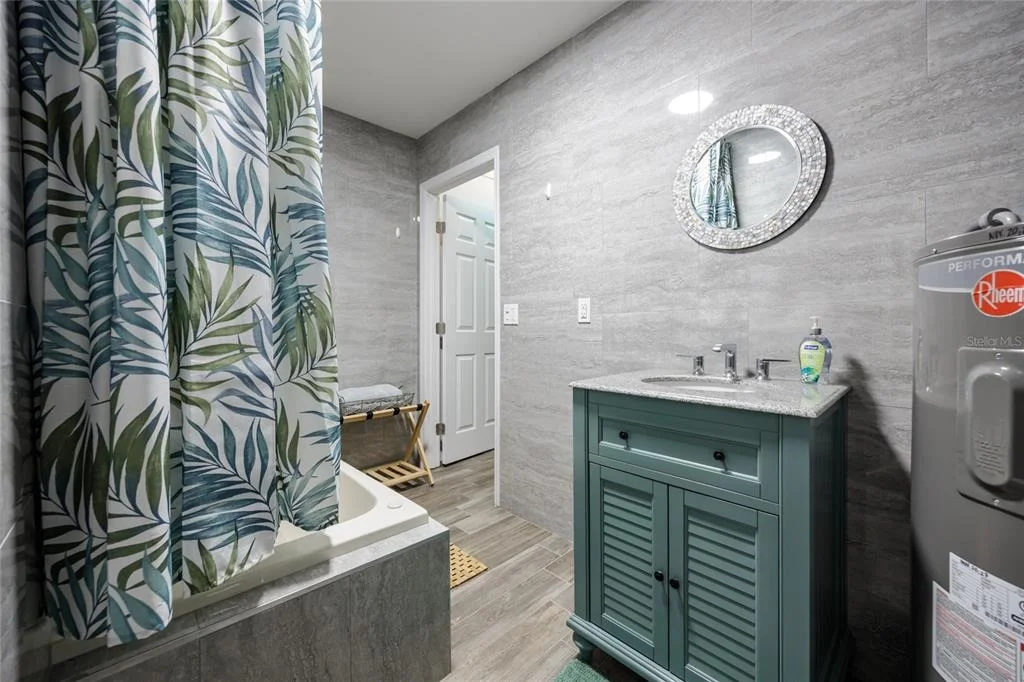 Photo of 7 NEPTUNE PARK DR.