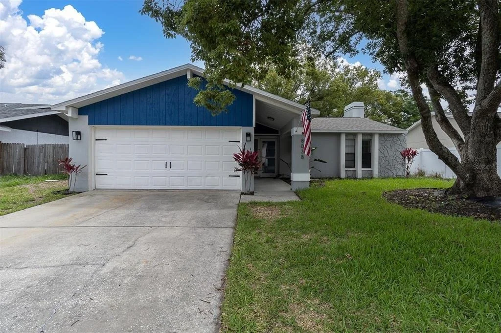 Photo of 8038 BUTTONBALL LANE