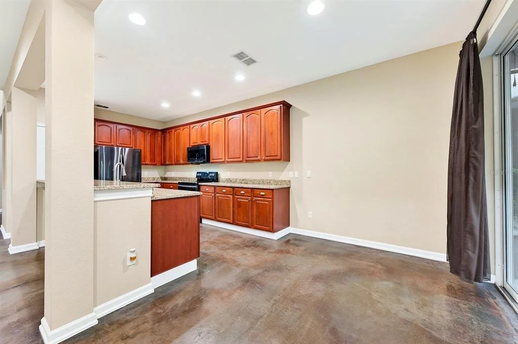 Photo of 1135 TOLUKE POINT