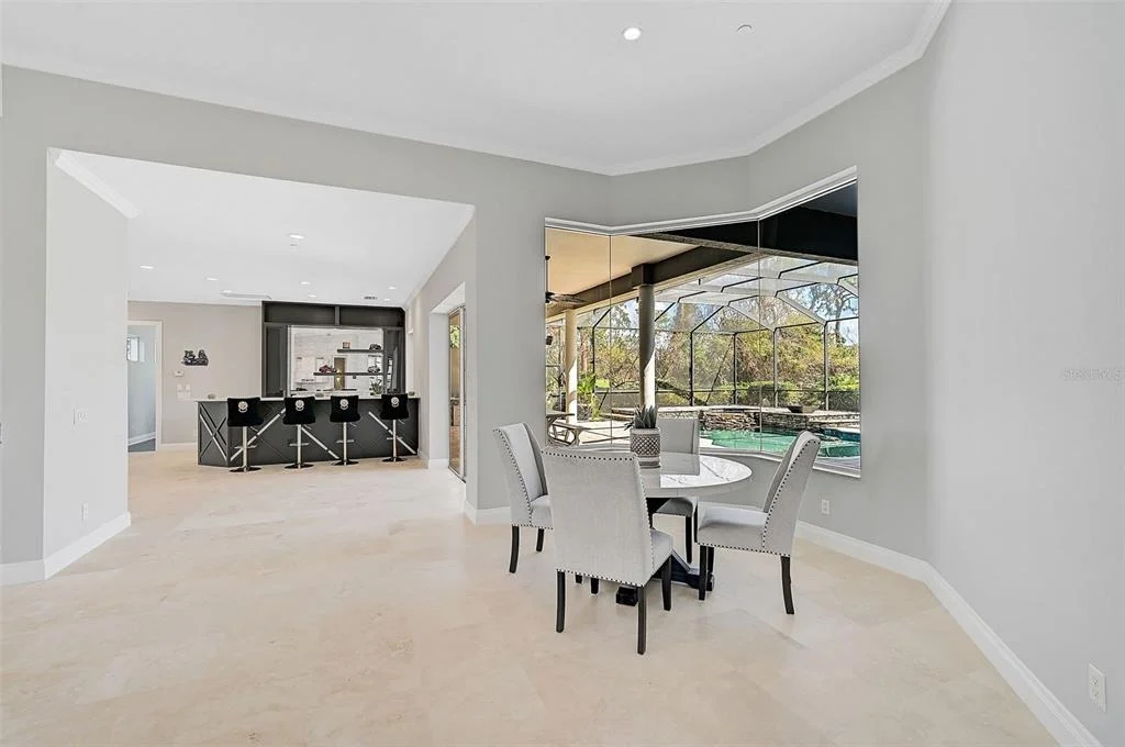 Photo of 854 MACEWEN DRIVE