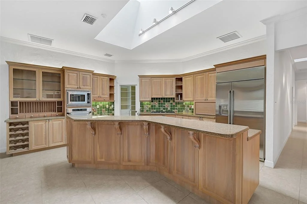 Photo of 909 MACEWEN DRIVE