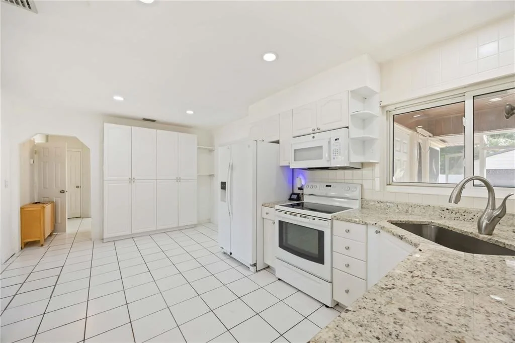 Photo of 2811 17TH AVENUE W