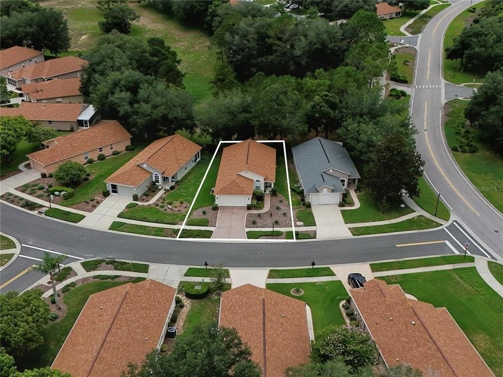 Photo of 259 CENTER OAK CIRCLE
