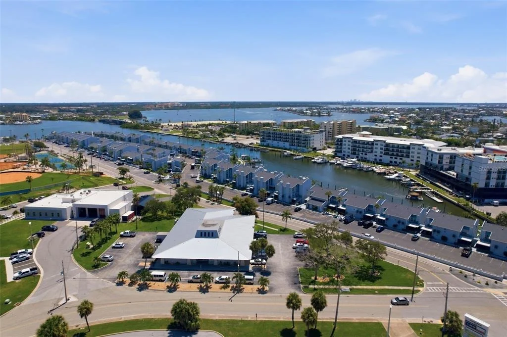 Photo of Unit F at 175 MEDALLION BOULEVARD