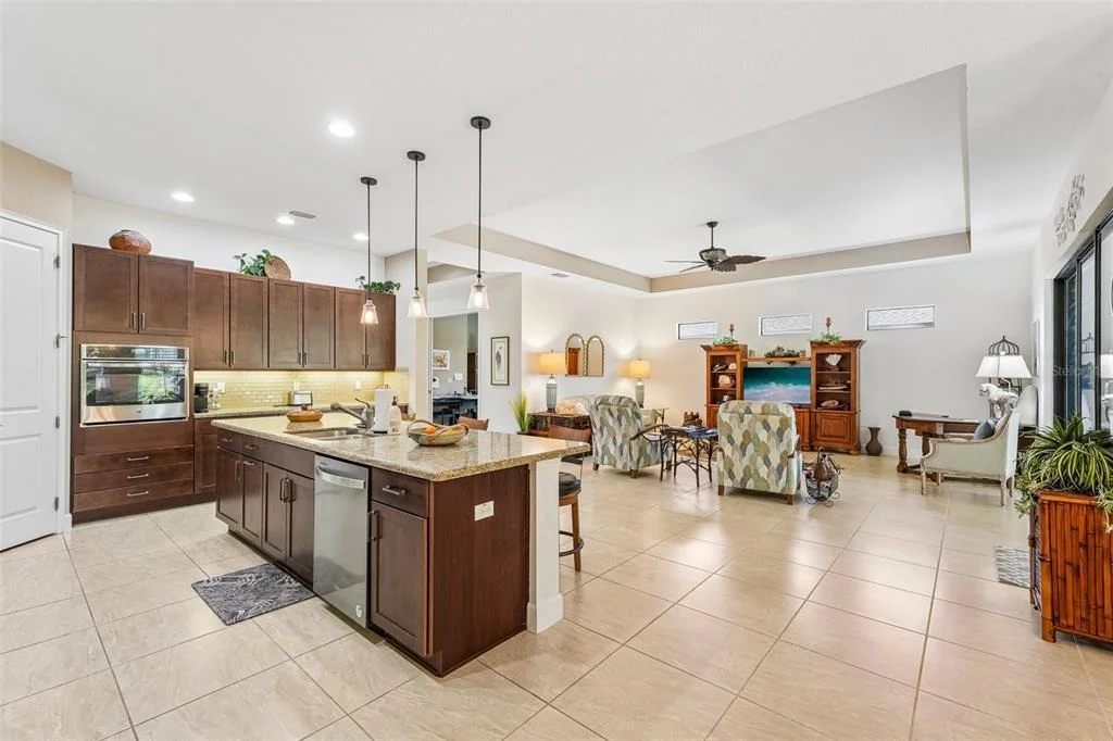 Photo of 648 SOUTHLAKE DRIVE