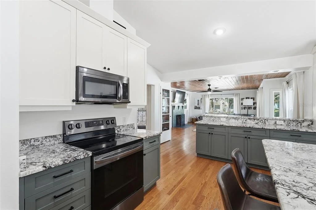 Photo of 517 AVERY AVENUE