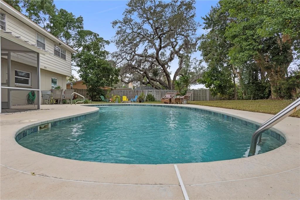 Photo of 1437 GLENVIEW ROAD
