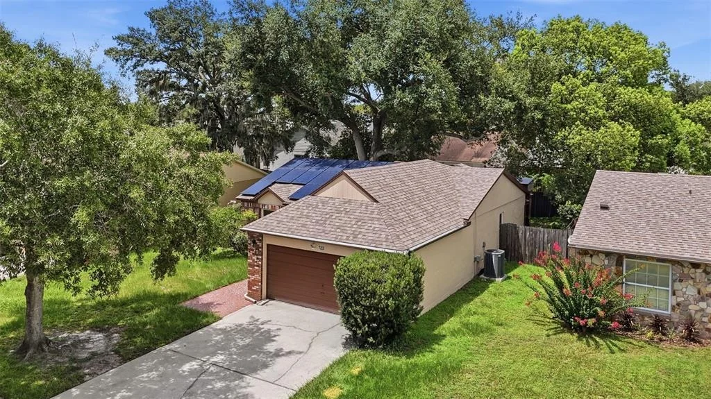 Photo of 723 OAK MANOR CIRCLE