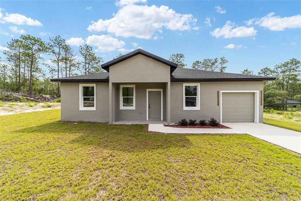 Photo of 427 SW ALVAREZ ROAD