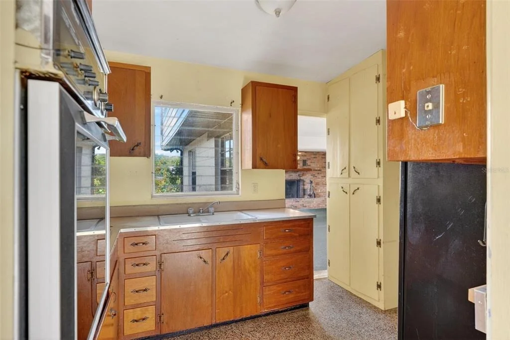 Photo of 710 TWIN OAKS LANE