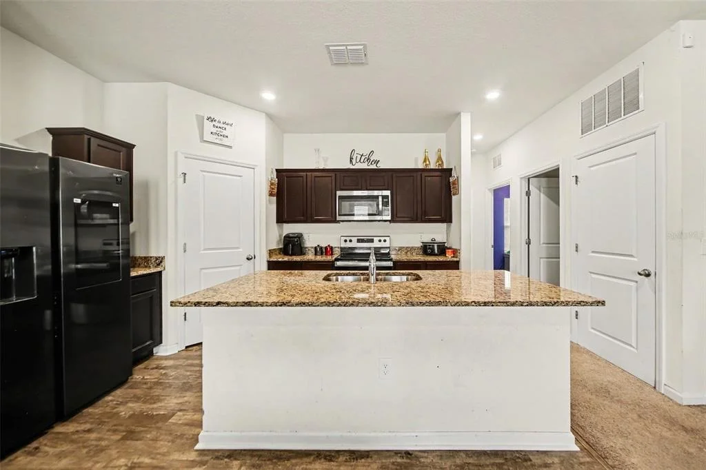 Photo of 1006 COMMUTER DR