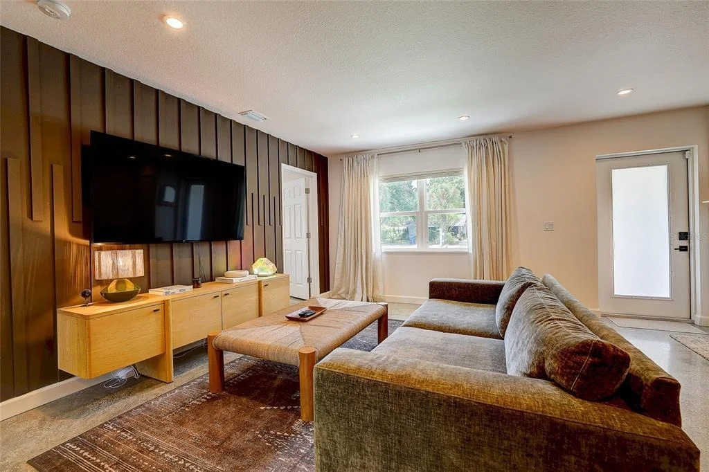 Photo of 2121 PALM TERRACE