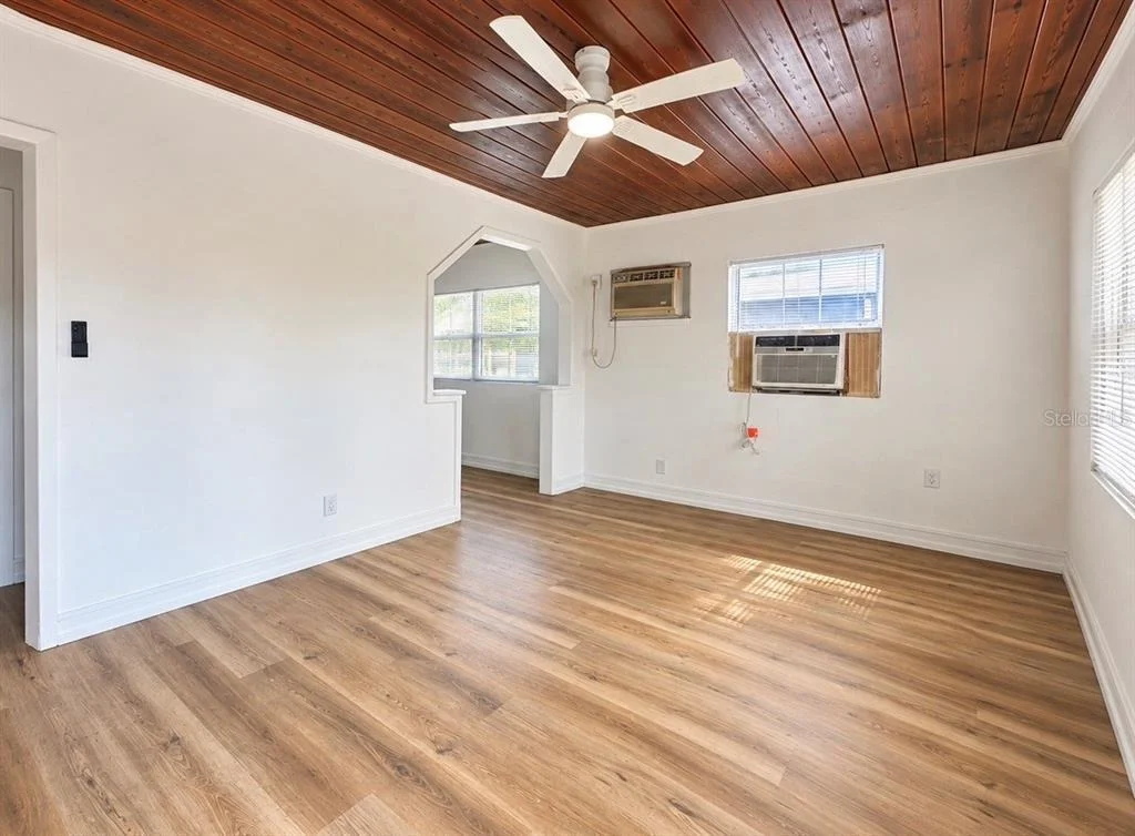 Photo of 640 N 8TH STREET