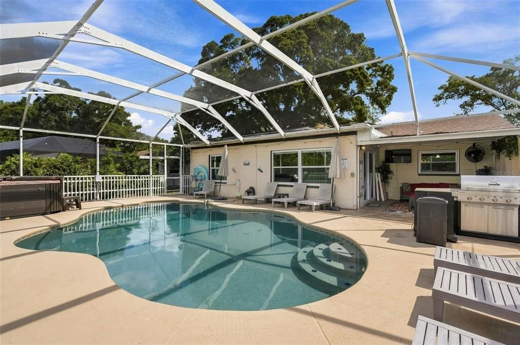 Photo of 2460 BEACON GROVES BOULEVARD