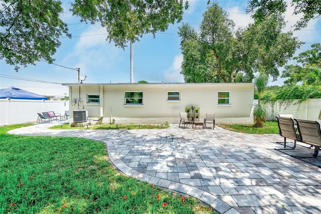 Photo of 10664 STARKEY ROAD
