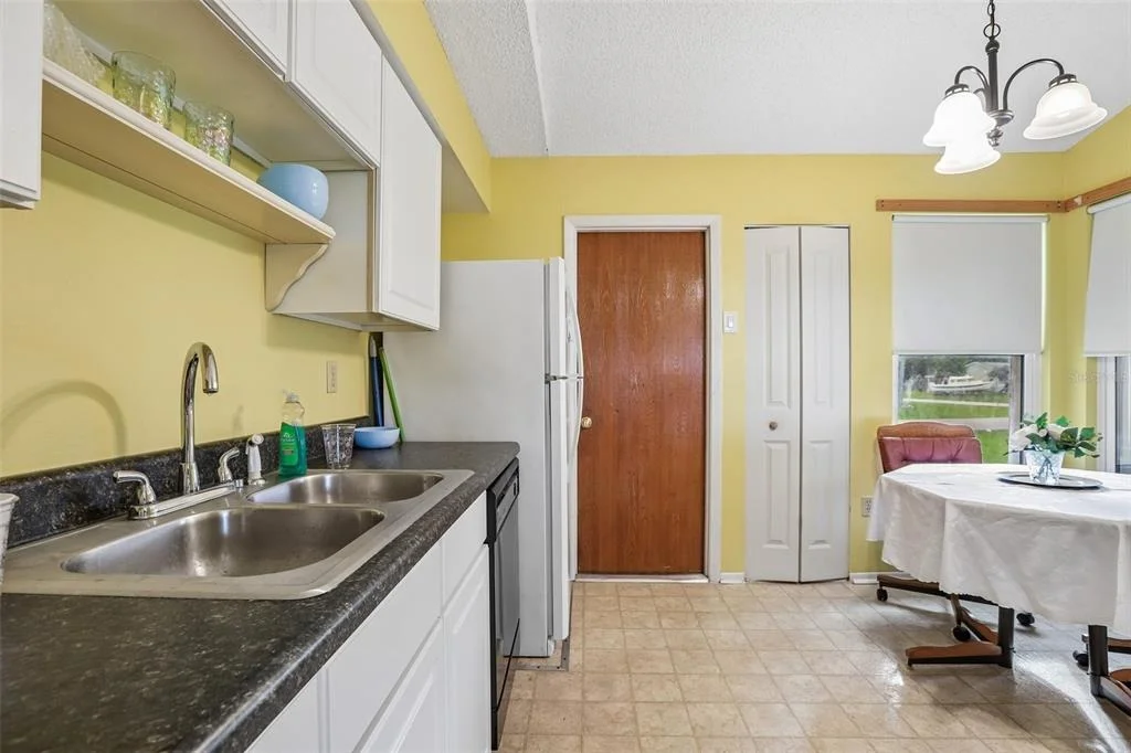 Photo of 3280 AMBASSADOR AVENUE