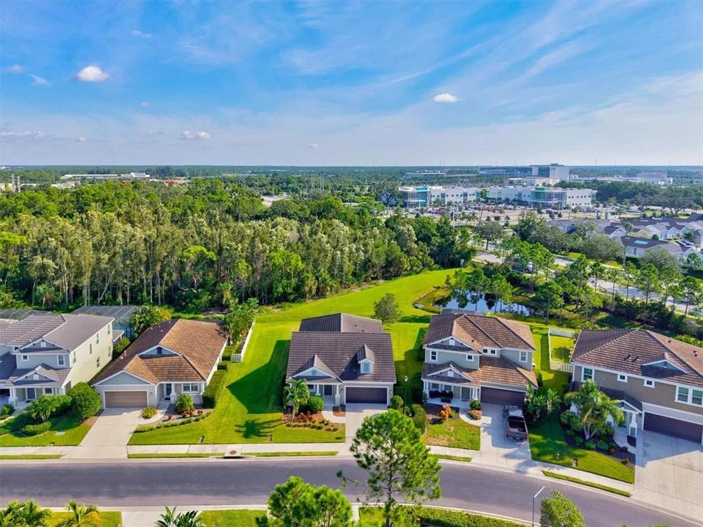 Photo of 128 AVENS DR