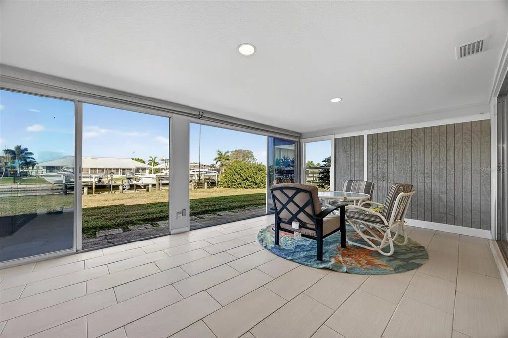 Photo of 523 VIA CINTIA