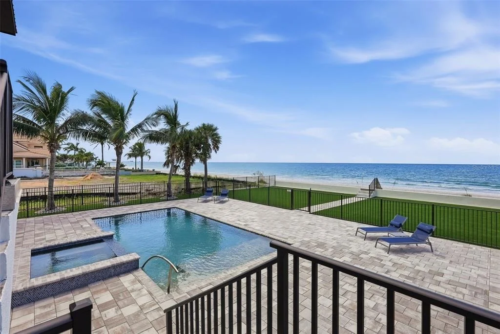 Photo of 15908 GULF BOULEVARD