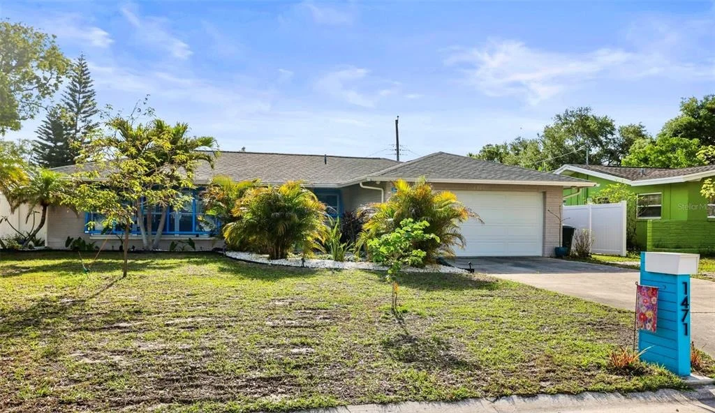 Photo of 1471 SAN ROY DRIVE