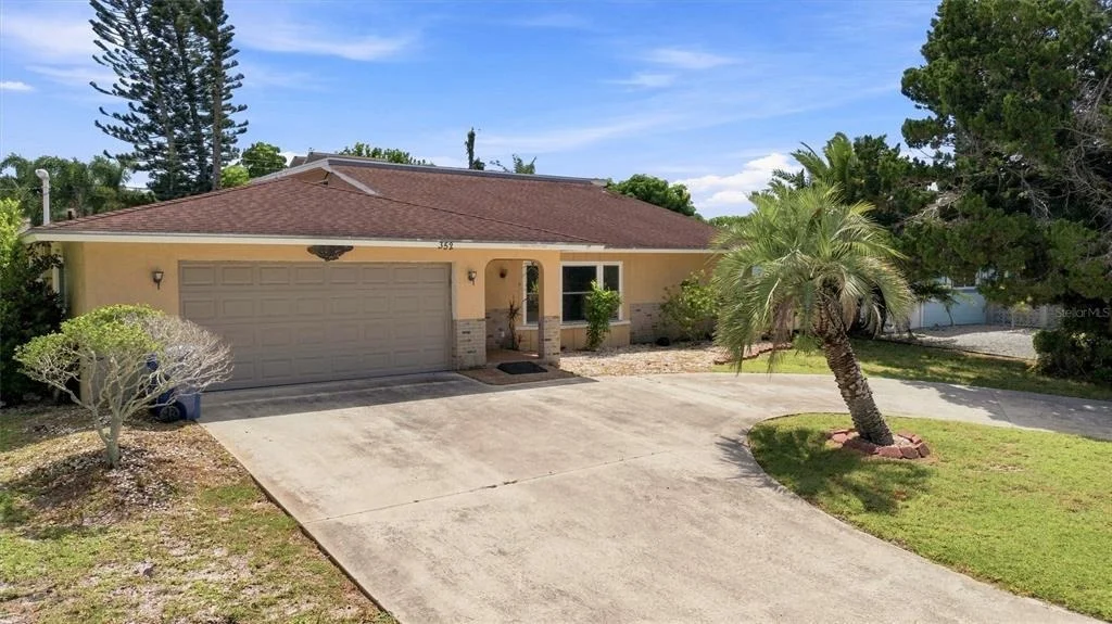 Photo of 352 LAKE ROAD