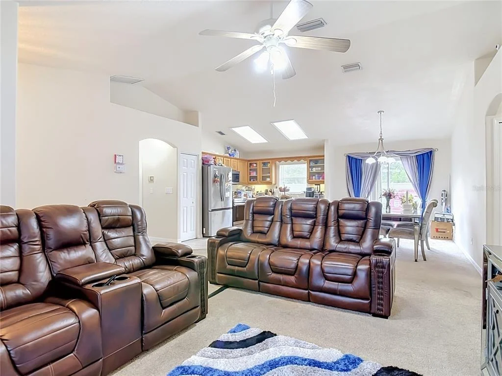 Photo of 8 BAINBRIDGE LANE