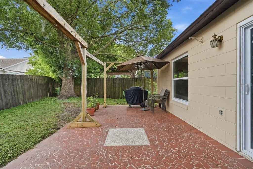 Photo of 723 OAK MANOR CIRCLE