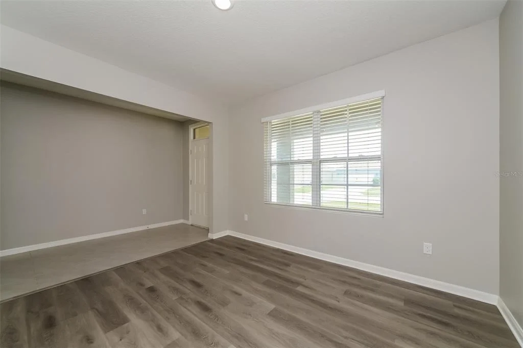Photo of 321 ALEXZANDER WAY
