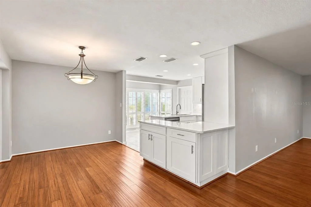 Photo of 913 SUTTON PLACE