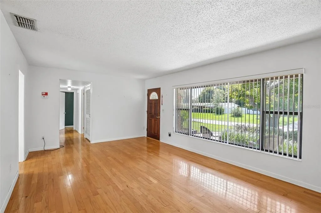 Photo of 512 WHITE OAK AVENUE