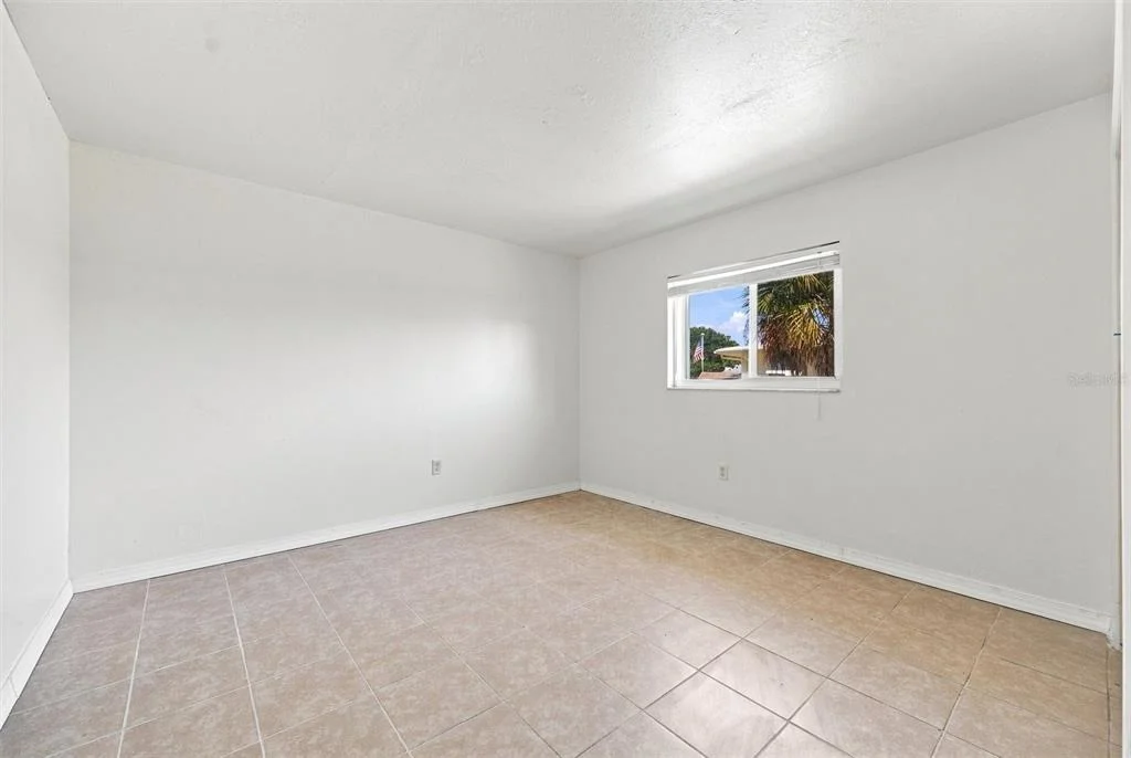 Photo of 352 LAKE ROAD