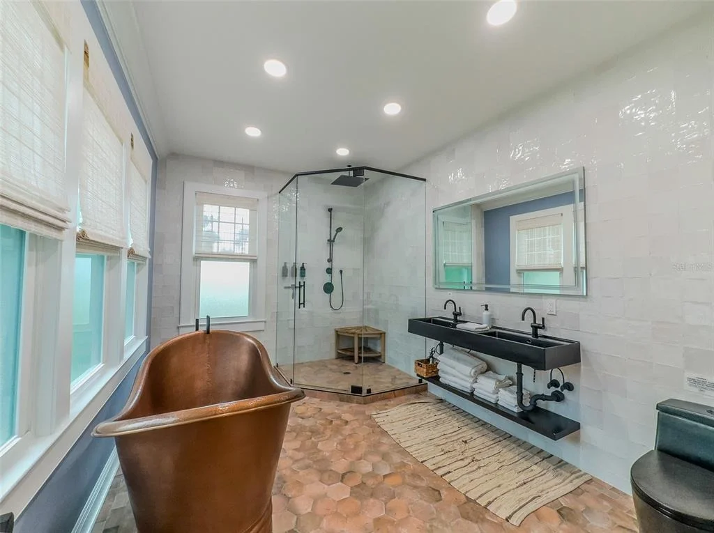 Photo of 4946 HALIFAX DRIVE