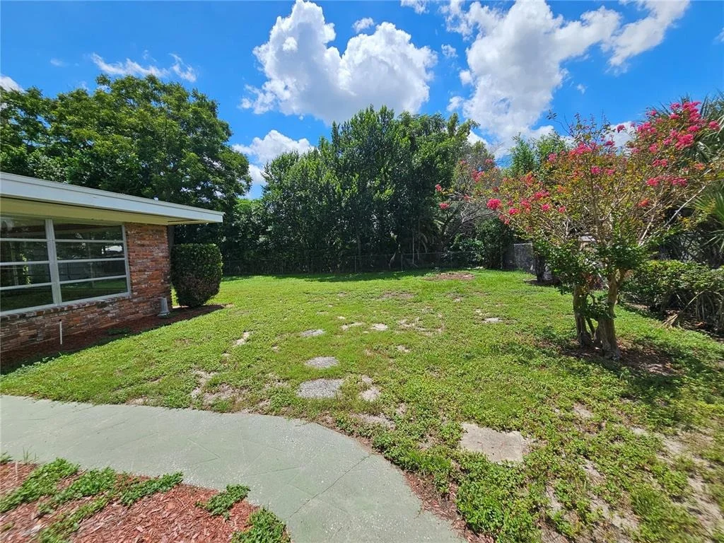 Photo of 880 OLEANDER DRIVE SE