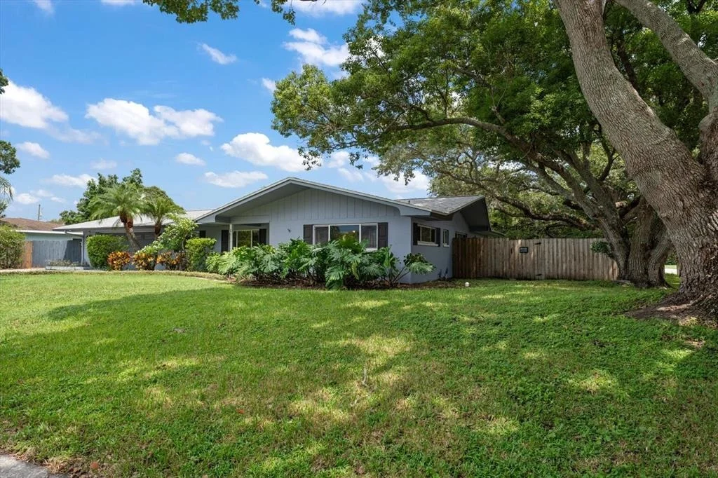 Photo of 1 MAPLEWOOD AVENUE